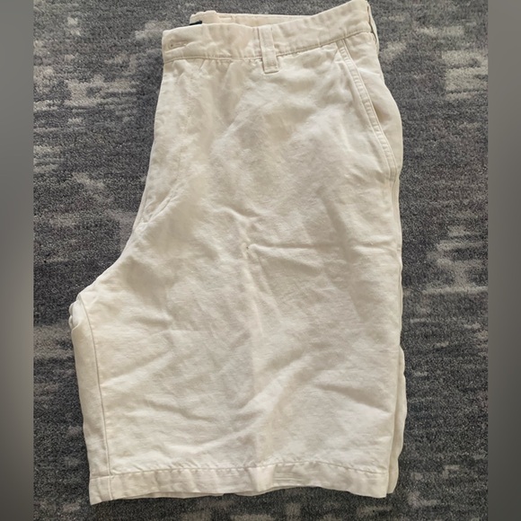 IZOD short - Picture 1 of 3